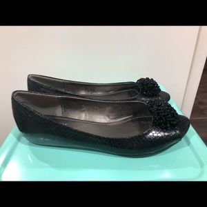 Black Kenneth Cole Flats.